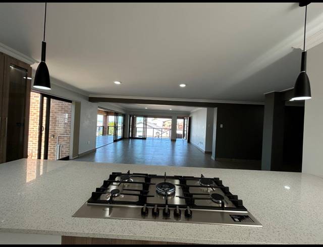 4 BEDROOM HOUSE FOR SALE IN WAVECREST